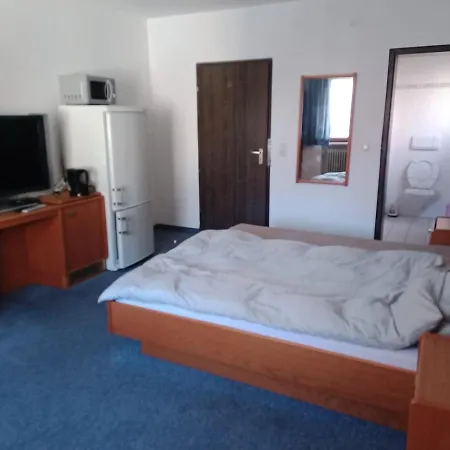 Pension Fuer Langzeitmiete 2 Bis 3 Bett Zimmer Monatsmiete Ab 450 Eur Warm 91639 Wolframs - Eschenbach Vollmoebliert Gemeinschaftskueche Waschmaschiene Parkplatz Kostenlos Sehr Zentral * Wolframs-Eschenbach