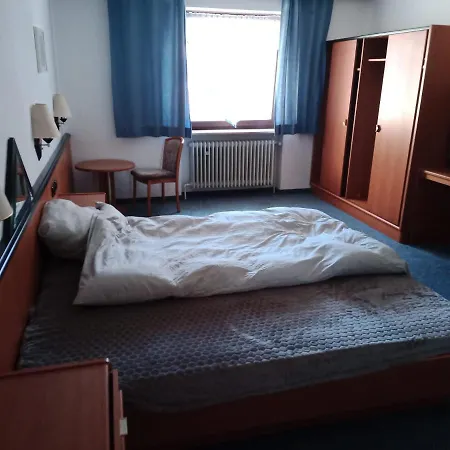 Apartman Pension Fuer Langzeitmiete 2 Bis 3 Bett Zimmer Monatsmiete Ab 450 Eur Warm 91639 Wolframs - Eschenbach Vollmoebliert Gemeinschaftskueche Waschmaschiene Parkplatz Kostenlos Sehr Zentral