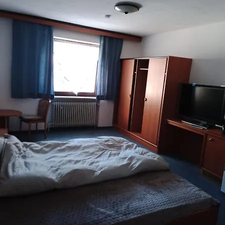 Pension Fuer Langzeitmiete 2 Bis 3 Bett Zimmer Monatsmiete Ab 450 Eur Warm 91639 Wolframs - Eschenbach Vollmoebliert Gemeinschaftskueche Waschmaschiene Parkplatz Kostenlos Sehr Zentral *
