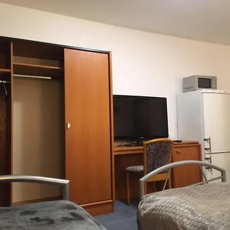Apartman Pension Fuer Langzeitmiete 2 Bis 3 Bett Zimmer Monatsmiete Ab 450 Eur Warm 91639 Wolframs - Eschenbach Vollmoebliert Gemeinschaftskueche Waschmaschiene Parkplatz Kostenlos Sehr Zentral *