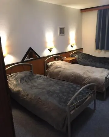 Pension Fuer Langzeitmiete 2 Bis 3 Bett Zimmer Monatsmiete Ab 450 Eur Warm 91639 Wolframs - Eschenbach Vollmoebliert Gemeinschaftskueche Waschmaschiene Parkplatz Kostenlos Sehr Zentral Wolframs-Eschenbach